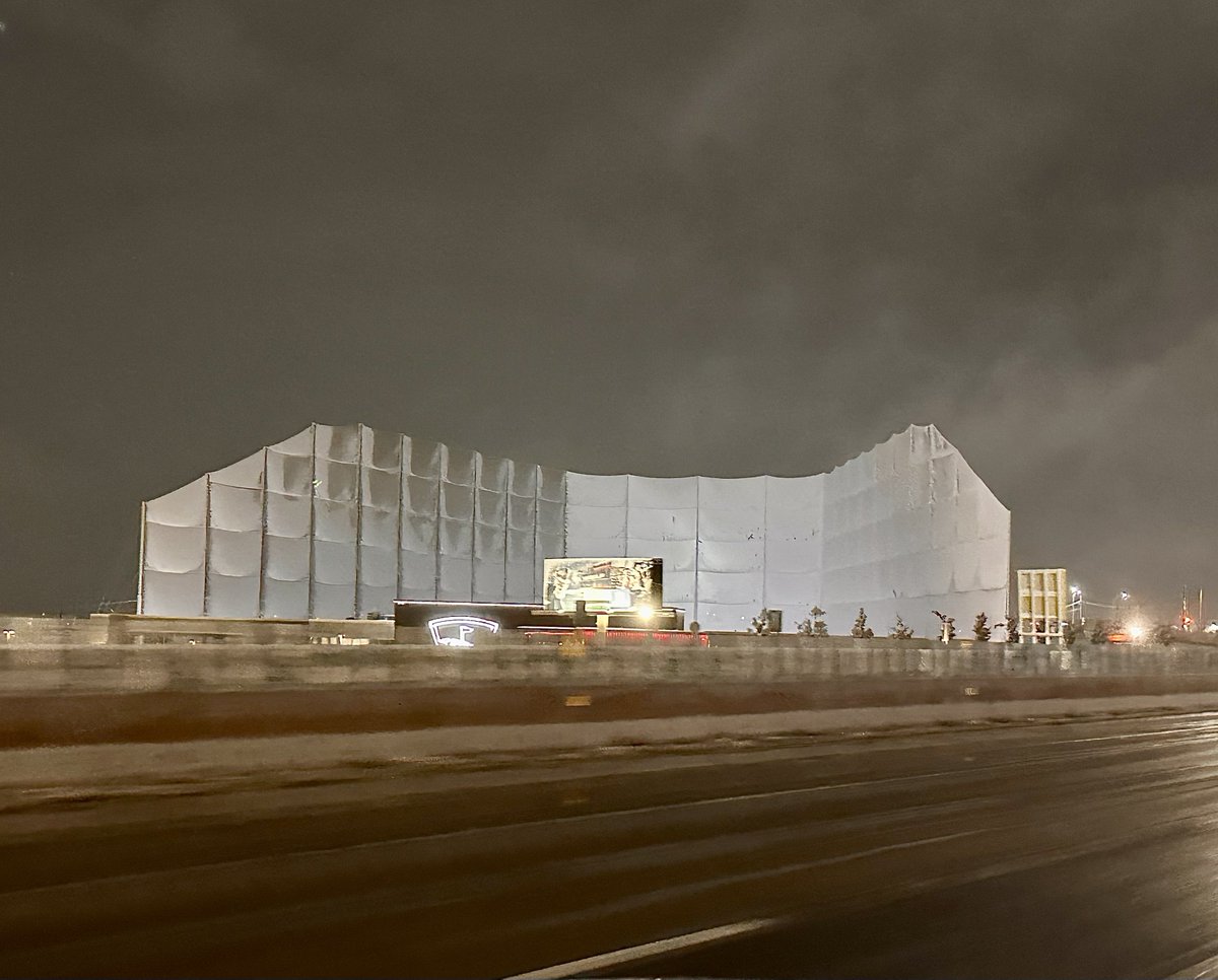 Good Morning Everyone. Have a Blessed Day🤍🌨️❄️🌬️☃️. Heavy Snowfall overnight here in Albuquerque, New Mexico🇺🇸. I would say to be safe on the roads….but here I am taking damn pictures so early while driving 📸🌨️🤦🏻‍♂️👊🏼😂 #NMwx