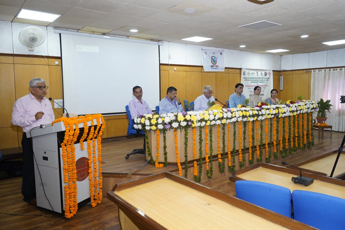 PSCST_GoP's tweet photo. Eminent experts shared transformative ideas to empower 80 #EcoClubCoordinators from colleges affiliated to @OfficialPU to drive impactful #EcoAction for sustainable development at the 3rd workshop under #EnvironmentEducationProgram organized by @PSCST_GoP @moefcc @nameetaprasad https://t.co/avgAv448sh