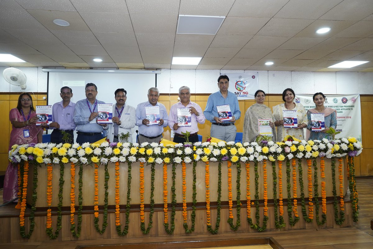 PSCST_GoP's tweet photo. Eminent experts shared transformative ideas to empower 80 #EcoClubCoordinators from colleges affiliated to @OfficialPU to drive impactful #EcoAction for sustainable development at the 3rd workshop under #EnvironmentEducationProgram organized by @PSCST_GoP @moefcc @nameetaprasad https://t.co/avgAv448sh