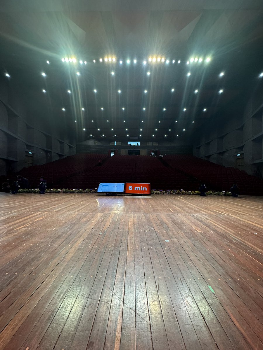 En 10 minutos hablo aquí…
Se siente lindo.