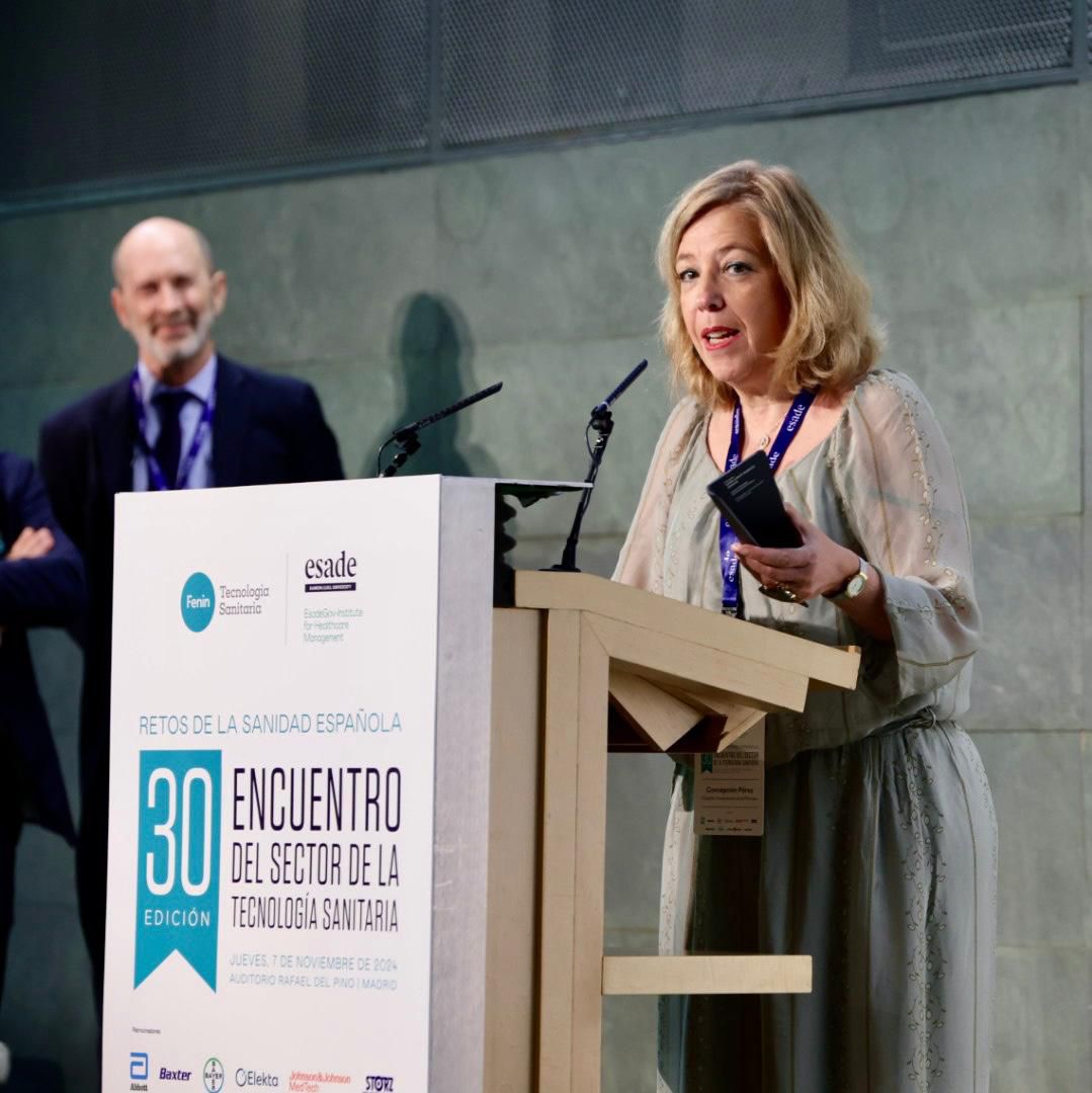 MontePerdido31's tweet photo. 👏Enhorabuena Unidad del Dolor #HospitaldeLaPrincesa 
🏅Premio #Voluntades de @fenin_es, por proyecto de Tratamiento con terapia intratecal de dolor asociado a cáncer.
🩺La jefa Unidad Dolor Concha Pérez @ConchaPhte  recibe con el gerente J. Díaz Melguizo y Carmen Aláez Fenin https://t.co/RFz5cEFItz