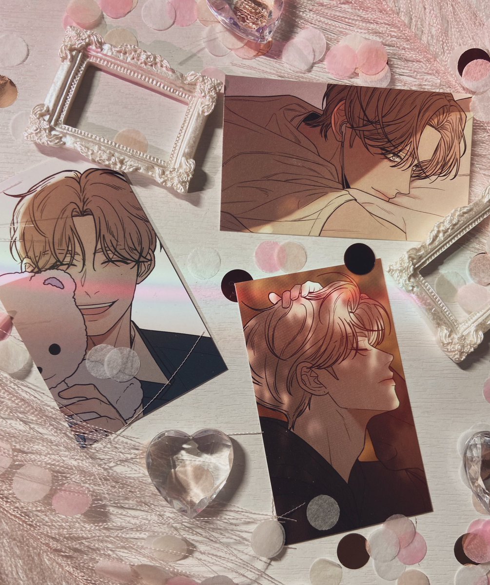 ludmila38907's tweet photo. Very Glad I bought this perfume.
Didn't quite like the fragrance, but these cards gave my heart🥹

#operationpurelove #operationnamepurelove #manhwa #merch #webtoon #작전명순정 https://t.co/aznYPzxYp6