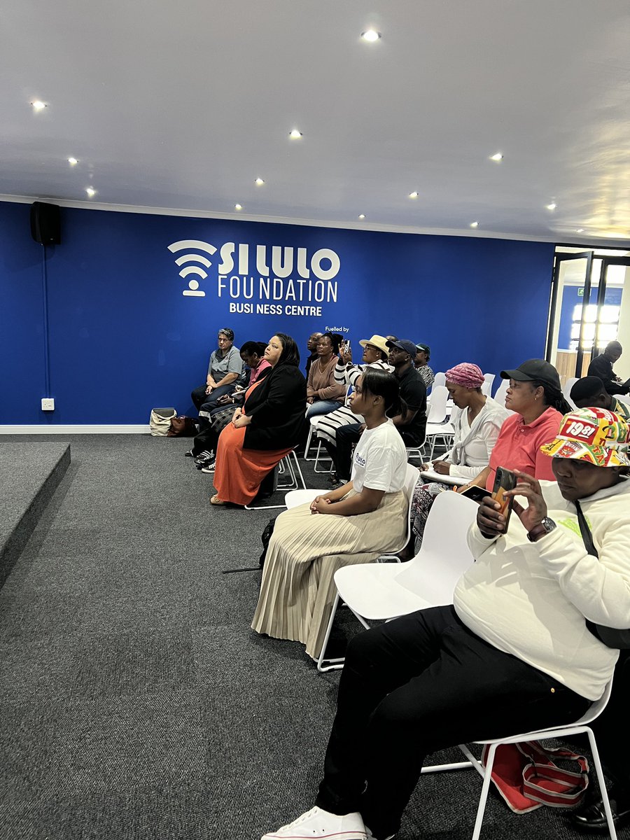 SiluloUluthoF's tweet image. Huge thanks to the Astron Energy Development Fund for their incredible support in organizing a transformative boot camp for the Silulo Foundation Dunoon Entrepreneurs!

#Entrepreneurship #SiluloFoundation #AstronEnergy #BusinessGrowth #SupportLocal #TransformativeImpact
