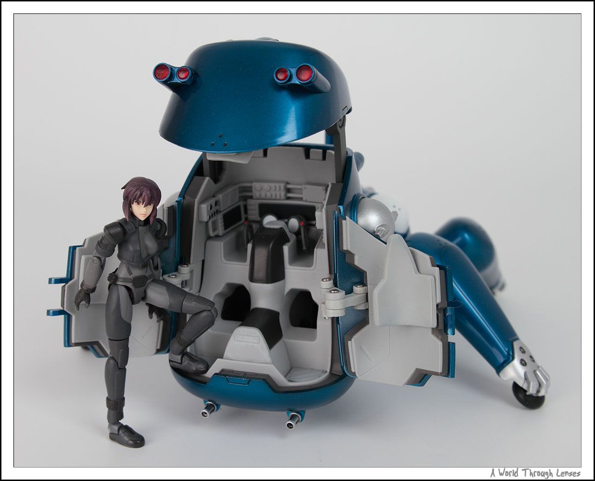 twoolie's tweet photo. @UmActuallyShow Ghost in the Shell is a Mecha show. Both Tachikoma and Uchikoma have cockpits, articulated limbs, and the main characters pilot them in the show. https://t.co/4uZ2w8B3B5