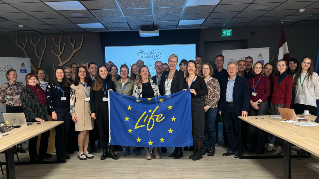 waste_resources's tweet photo. Eiropas projekti pulcējas Latvijā, lai diskutētu par plastmasas atkritumu samazināšanu un ilgtspējīgu pārstrādi 👏🌱♻️

Plašāk lasi: https://t.co/i4VAaY4HQS 

#WasteToResources #apritesekonomika #ilgtspēja #lifeprojects https://t.co/8ZEUX3GzVS