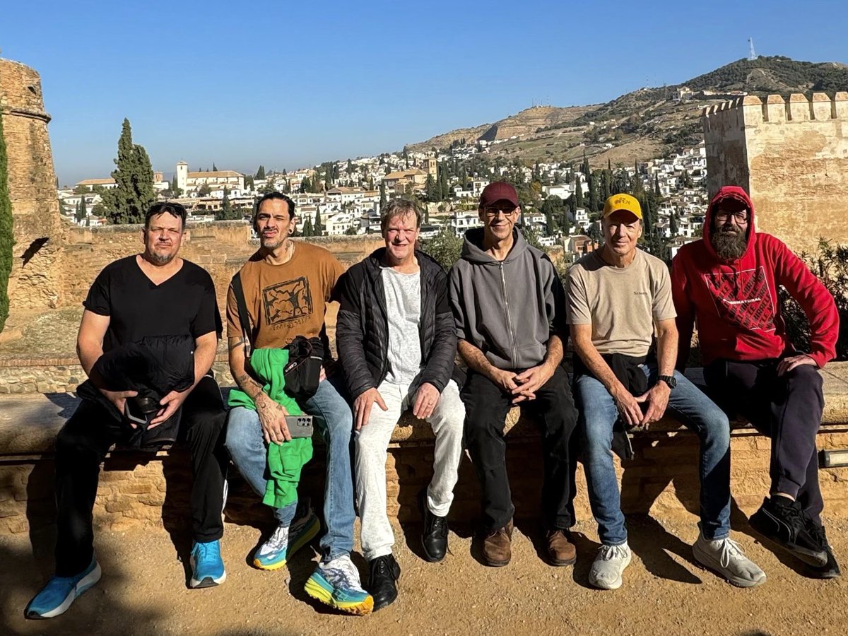 Bill Evans Vansband band &amp; crew, Alhambra, Granada. Morning hike 😎

#billevanssax #billevansvansband #keithcarlock #felixpastorius #garyhusband #gianlucamilani