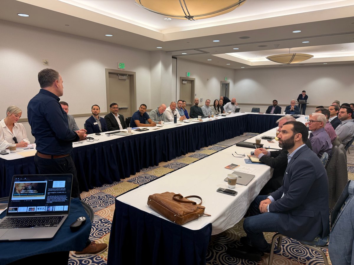 BestEnergyTech's tweet photo. 🙌 Last week, we were in California delivering live presentations, workshops, motivational talks, super-charged #networking &amp; industry tips &amp; tricks for our global partners from North America 🌎  

🚀 We're excited to seeing what 2025 has in store for our ambitious partners! https://t.co/LBPH29o8u5