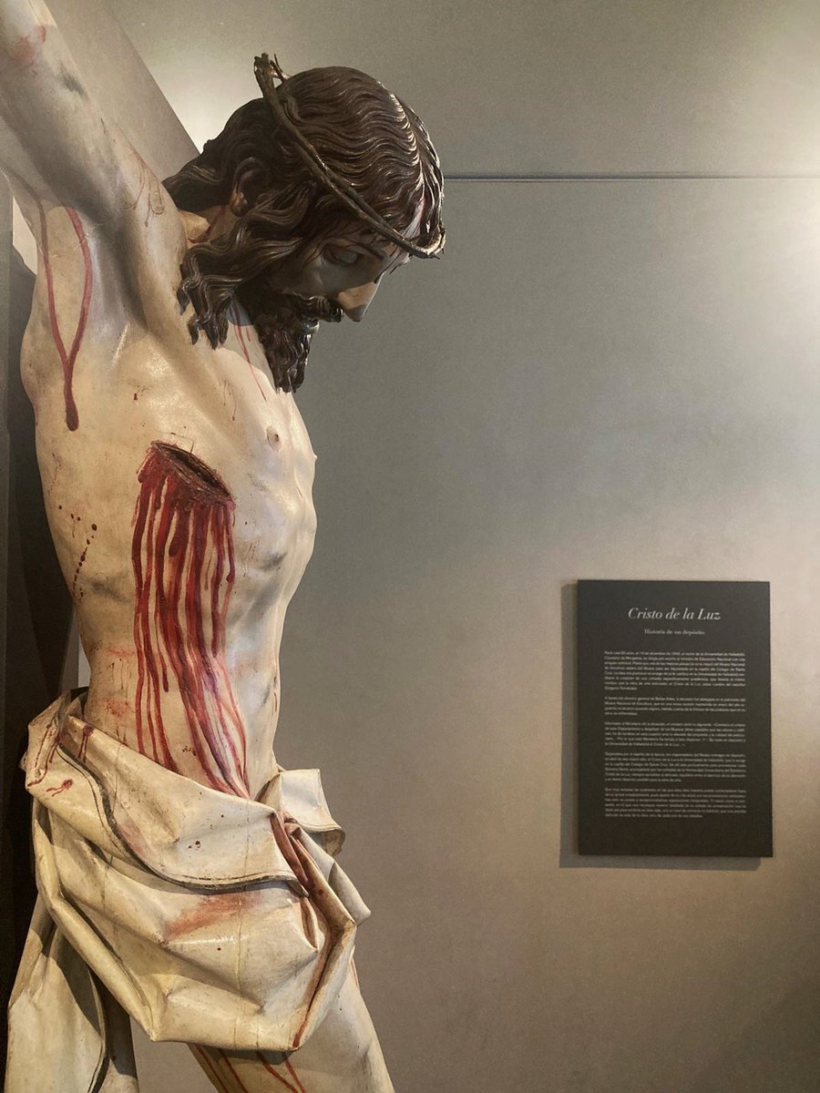 MuseoEscultura's tweet photo. Desde hoy, 7 de noviembre, la sala 15 del Colegio de San Gregorio acoge una de las obras maestras de nuestra colección: el Cristo de la Luz. La pieza será expuesta en el Museo hasta el 23 de febrero, fecha tras la cual retornará al lugar en el que está depositada temporalmente. https://t.co/SicSI3rDe3