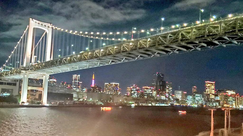 keitamuj's tweet photo. 東京の夜景観るならクルージングかなと思って乗船してみたけど、
正解でした👍️💯

東京タワーもレインボーブリッジも観れたので田舎もんは満足です😊 https://t.co/3ZjmsduEzn