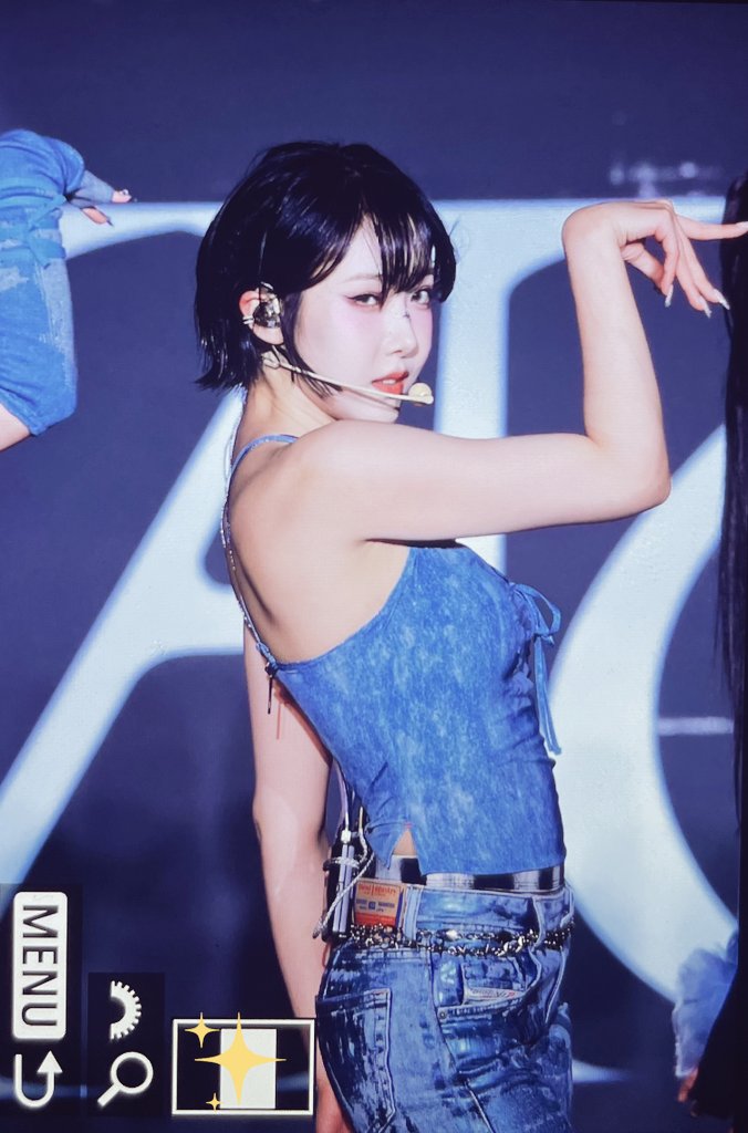 sinblight0603's tweet photo. 241107 SPECIAL STAGE  프리뷰 2

신비(#신비)(#SINB )
#비비지 #VIVIZ 

 hot해 hot 해❤️‍🔥 https://t.co/QbX3XjPr8v