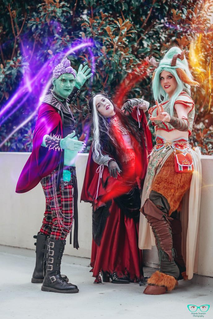 cosplaymeg's tweet photo. It's Thursday, Critters - remember to keep your friends close.
Ashton is @AssortedCreates
Laudna is @druidcraftcospl
📸 @/amandaswansonphotography
Based on art by @ErenAngiolini
#cosplay #criticalrole #criticalrolecosplay #whatifhells #ashtoncosplay #laudnacosplay #fearnecosplay https://t.co/Cb3XfU1dW3