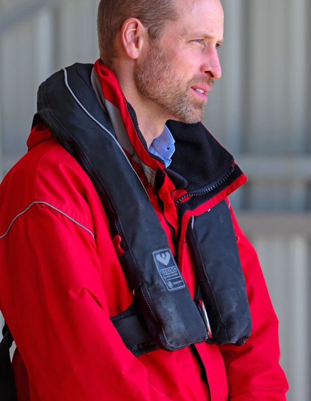 freedom_007__'s tweet photo. A man with a vision, compassion and strength ❤️
Prince William looking like his grandfather Prince Phillip while visiting @NSRI Simonstown South Africa 🇿🇦🥺
#PrinceWilliam #EarthshotCapeTown https://t.co/nVlUAvKtQL