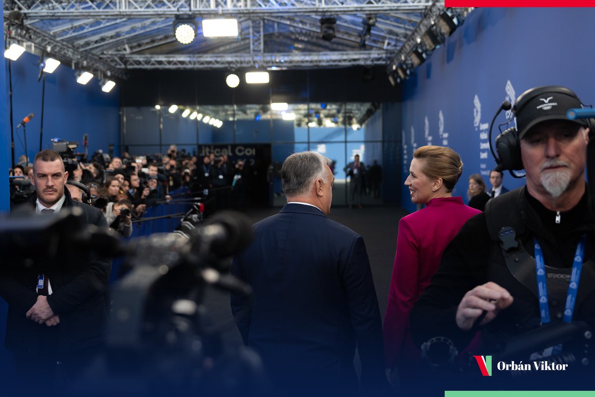PM_ViktorOrban's tweet photo. All eyes on Hungary! 😎 #EPCBudapest https://t.co/p8dIdUpUhs