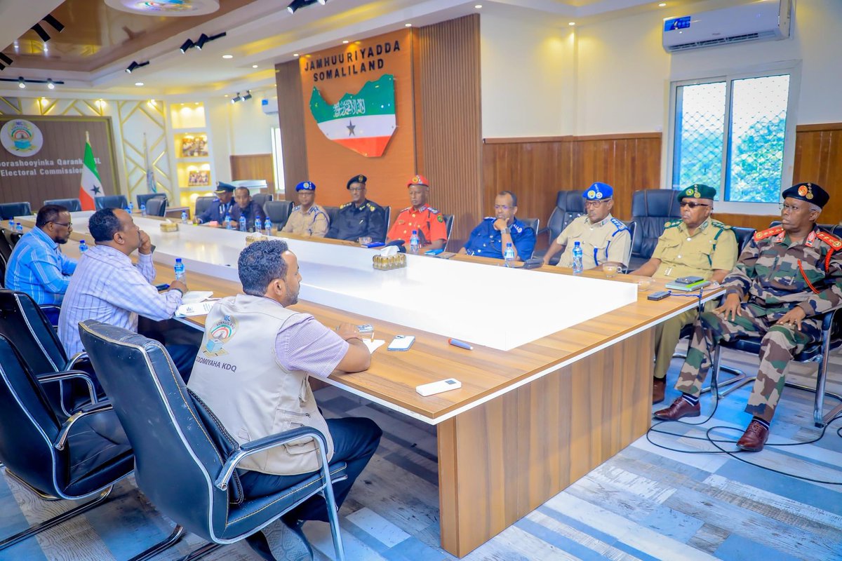 SLNECHQ's tweet photo. 📢 The #Somaliland NEC met today with the National Security Committee, led by top army commanders, to review and finalize security measures for the November 13 elections. Ensuring a secure, fair, and smooth election process remains our top priority! #SomalilandElections2024. https://t.co/hX06APNcxE