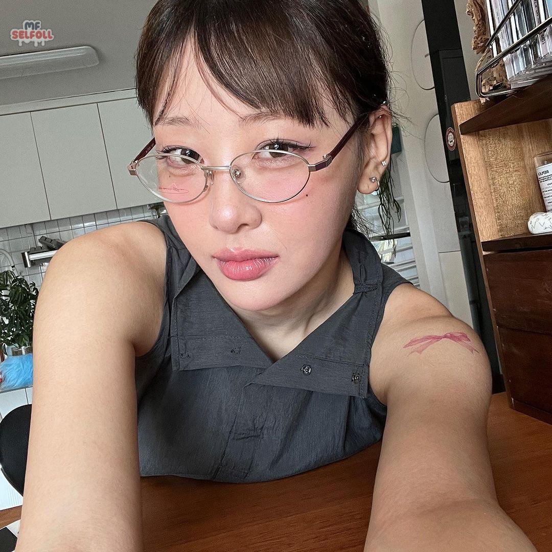 mfselfoll's tweet photo. hi ngobrol yuk tp ntar sy tinggal tidur😴 https://t.co/TPIgwSIw38