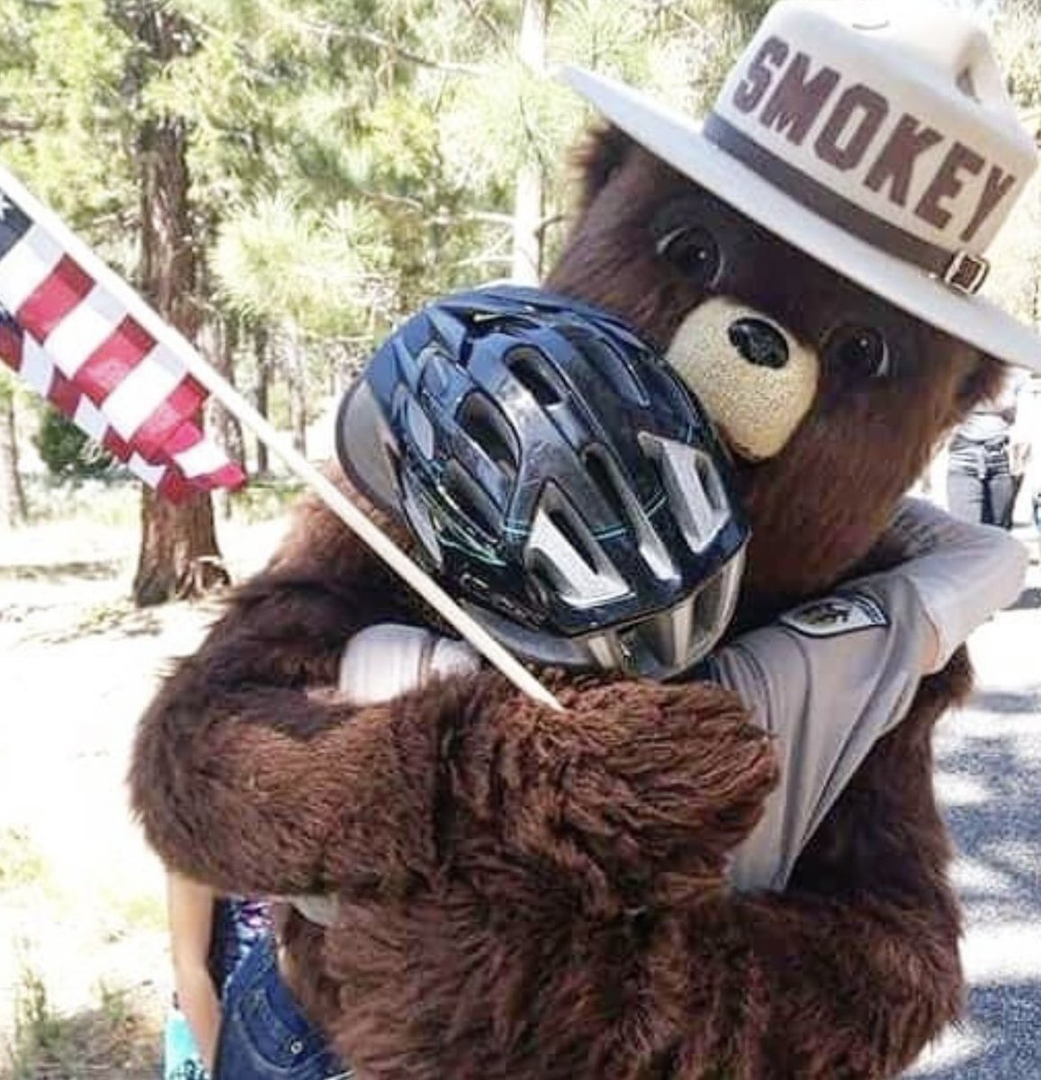 smokey_bear's tweet photo. Happy National Hug a Bear Day! As a "thank you" for doing your part to prevent human-caused wildfires, I'm sending the biggest bear hugs to all my fans today &amp; every day ❤️ #OnlyYou can prevent wildfires!

 📷: mikerobinmcguire monica_de_pruneda nhforestrangers smokey_zone on IG https://t.co/HekcLRw3nX