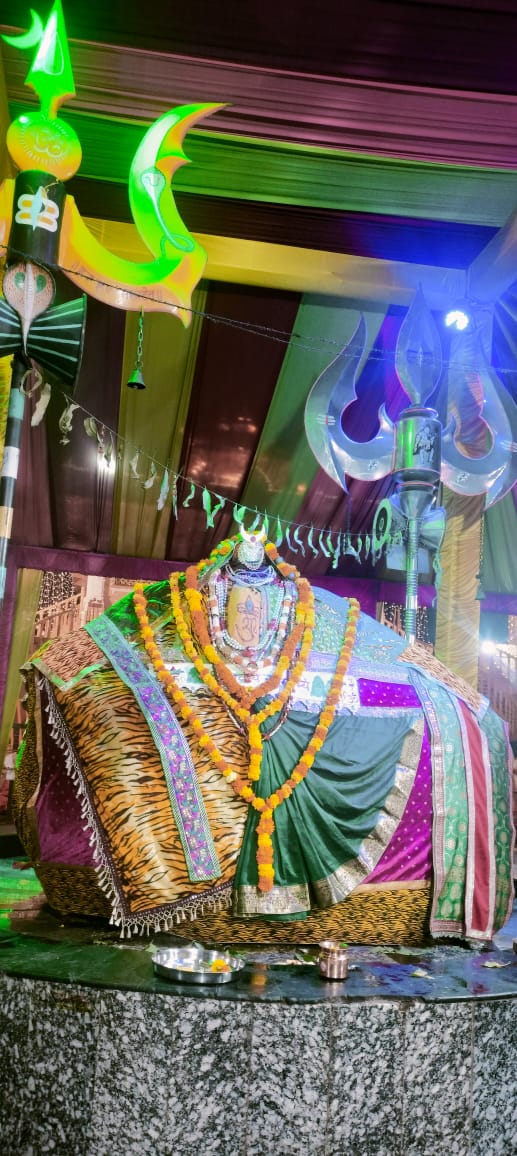 panditmishraji's tweet image. आज दिनांक 07 -11-2024 गुरुवार को कुबेरेश्वर धाम सीहोर के प्रदोष काल संध्या आरती का भव्य दर्शन
कुबेरेश्वर भंडारी आप सभी की मनोकामना पूरी करे
#kubereshwardhamsehore #kubereshwarmahadev #sihorewale 
#kubereshwardhamkeupay #Pandit_Pradeep_Ji_Mishra