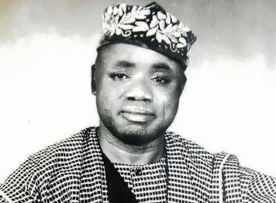 A brilliant Yorùbá novelist and storyteller, 
D.O. Fágúnwà, a remarkable Yorùbá novelist, gave us classics like Ògbójú ọdẹ nínú igbò irúnmọlẹ̀, Ìrèké oníbùdó, Igbó Olódùmarè, and more. 

His legacy in Yorùbá literature is unmatched.

Retweet if you agree!