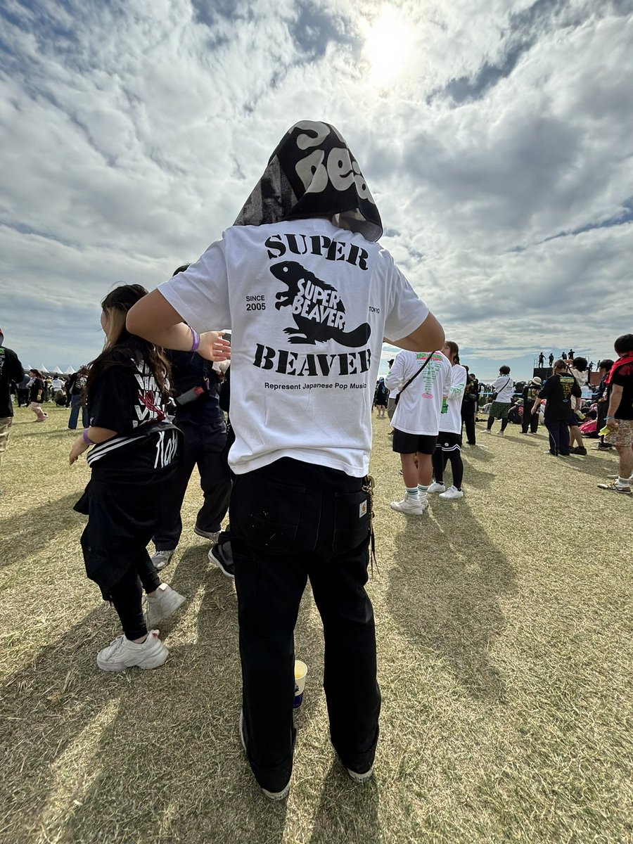 washi0621's tweet photo. 10月最後にはじけてまざってきた
初フェスは激しすぎたけど、最高にかっこいいバンドばっかやった！
ヘイスミかっこよかった
 #日常 #日常垢さん繋がりたい #hajiketemazare #ハジマザ2024 #HEY-SMITH https://t.co/a8JbKwmIvU