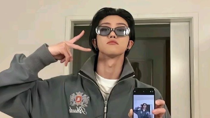 lovsicke's tweet photo. m2b ᵕ̈ #svtpink
a minghao x rosé au

xav (xmh) na mahilig manghiram ng gamit sa tropa niyang may crush sakanya https://t.co/eJCeRJA46W