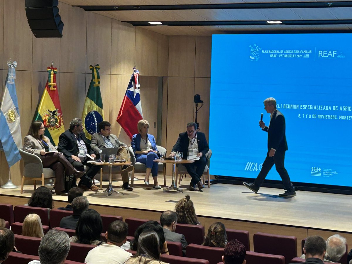 reafmercosur's tweet photo. 🌮🥬Por la tarde se desarrolló el Seminario  “Nuevas Alianzas para un Futuro sostenible: Agricultura Familiar y su rol en la Transformación de los Sistemas Agroalimentarios” https://t.co/s0hK2OTVjd