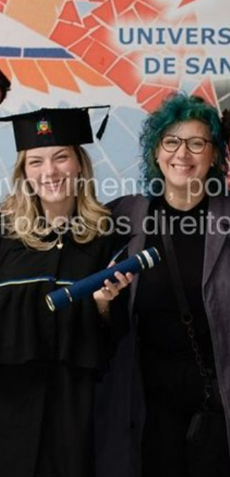 a amamabile tá escolhendo as fotos da formatura e olha esse casal lindo com marca dagua da cara <3