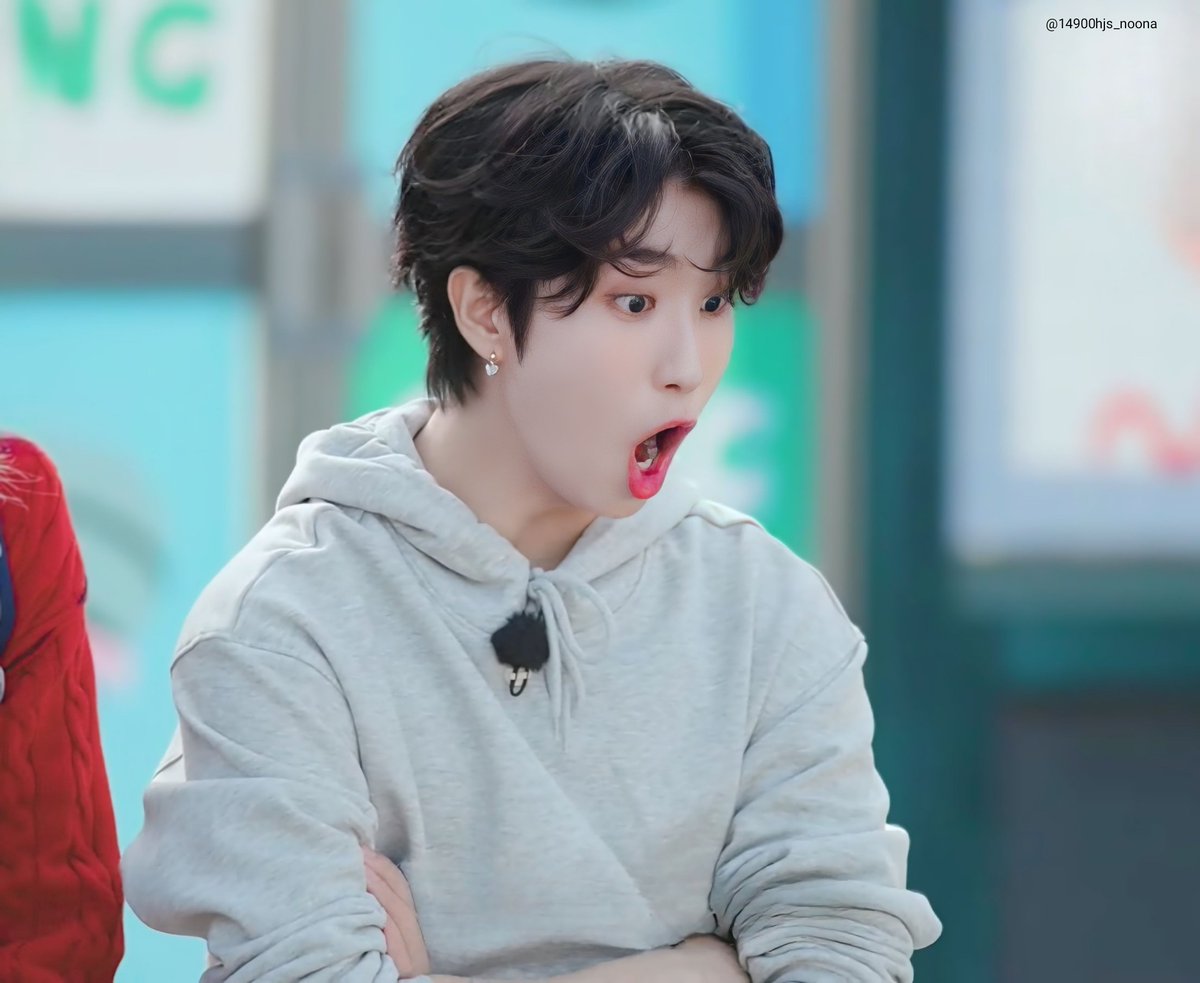 14900hjs_noona's tweet photo. [SKZ CODE] EP.61(SKZ Neighborhood Watch) HANJISUNG 💚🐿️ [1/3]

#StrayKids #한지성 #한 #HAN #Hanjisung #SKZCODE_EP61 #SKZNeighborhoodWatch https://t.co/gTEhMACX9p
