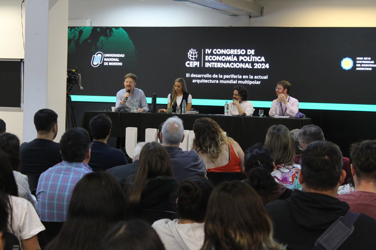 unimoreno's tweet photo. 📈 #IVCEPI DíaII - Comenzó el Panel central “Política de tipo de cambio, términos reales de intercambio y empleo en países en desarrollo” https://t.co/2TriGF0jAH