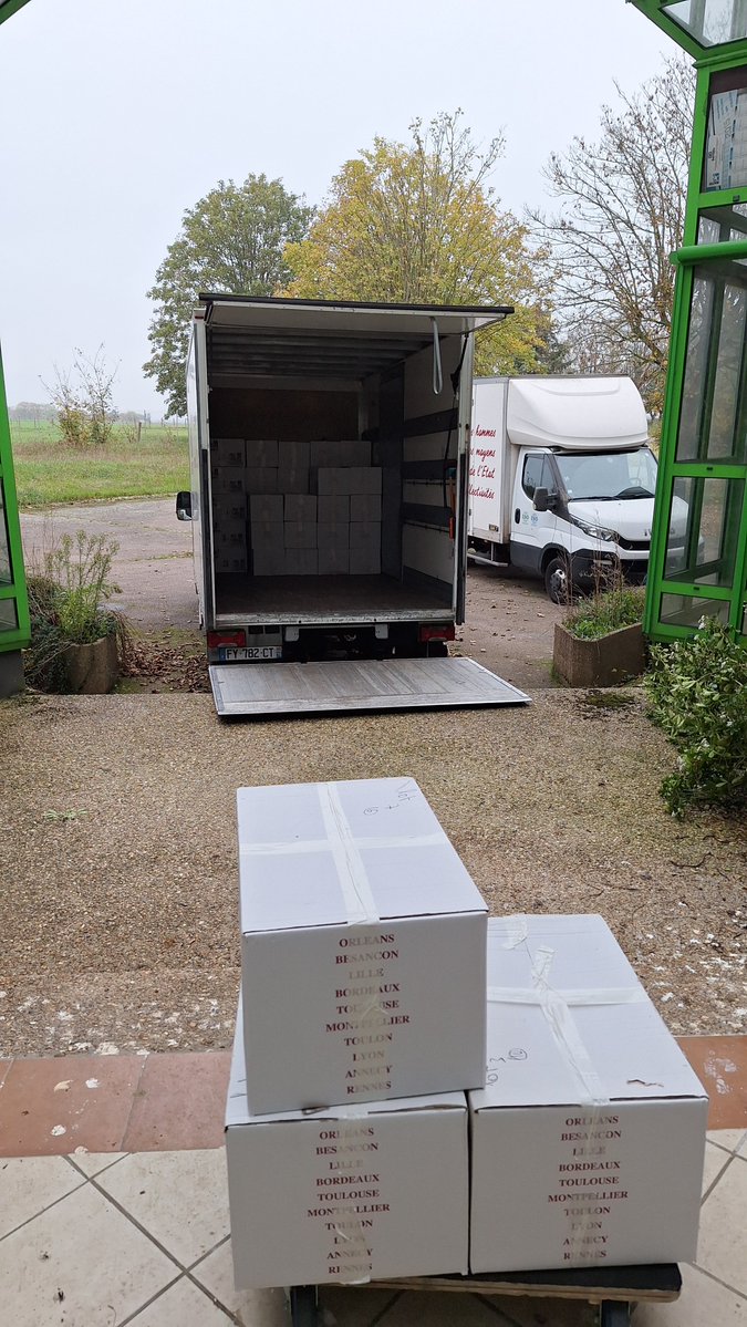ArchivesEcolo's tweet photo. 🎉Grande nouvelle : la Fondation accueille le fonds des Verts précédemment conservé par AgroParisTech ! Il est arrivé hier dans nos nouveaux locaux et représente un volume de 1⃣3⃣0⃣ mètres ! https://t.co/5YYKVuVEOI