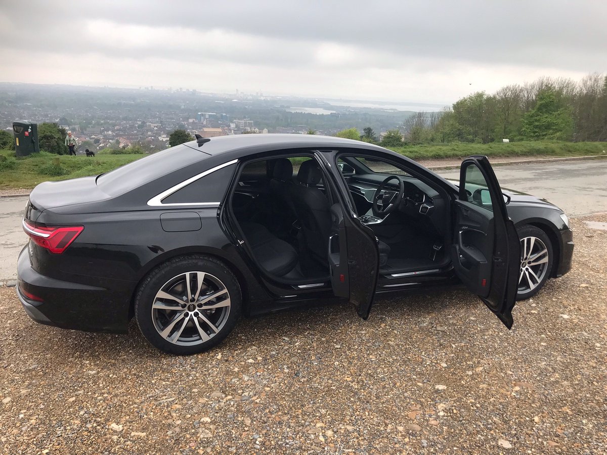 TAXICLAIMASSIST's tweet photo. Are you a chauffeur driver ? Have you seen our new Audi A6?  This is one of the prestige replacement vehicles we have available for taxi drivers and chauffeurs.  #audi #prestigevehicles #accidentmanagement https://t.co/6yehyiZG3T