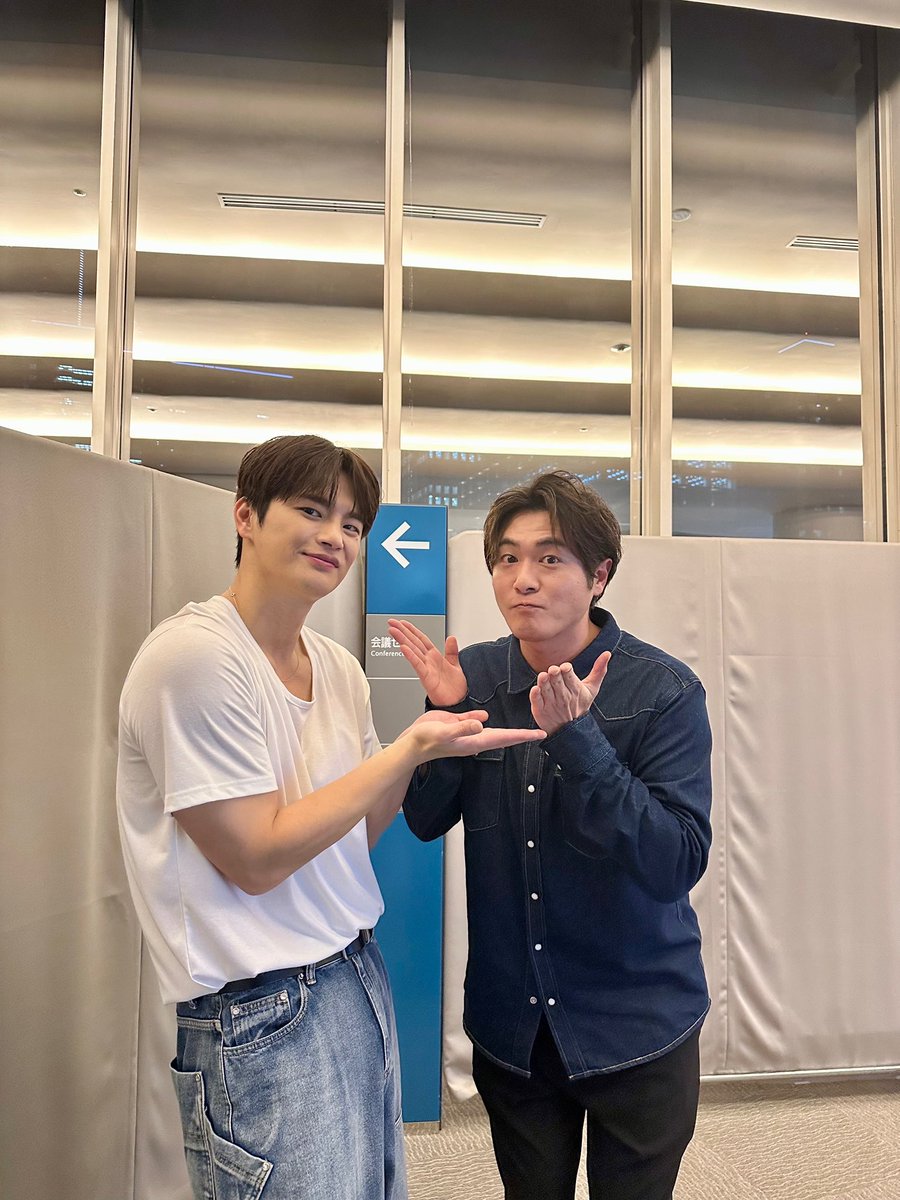 "SEOINGUK JAPANFANCONCERT TOUR2024 "全公演を楽しく終えました！
なんとドラマ「応答せよ1997」で共演されたイ・シオンさんがサプライズ登場✨
イングクさんも喜んでいました😆
HEARTRIDER(ハートライダー)皆さん、ありがとうございました！
#서인국 #ソイングク #Seoinguk #fの藤原 #藤原倫己