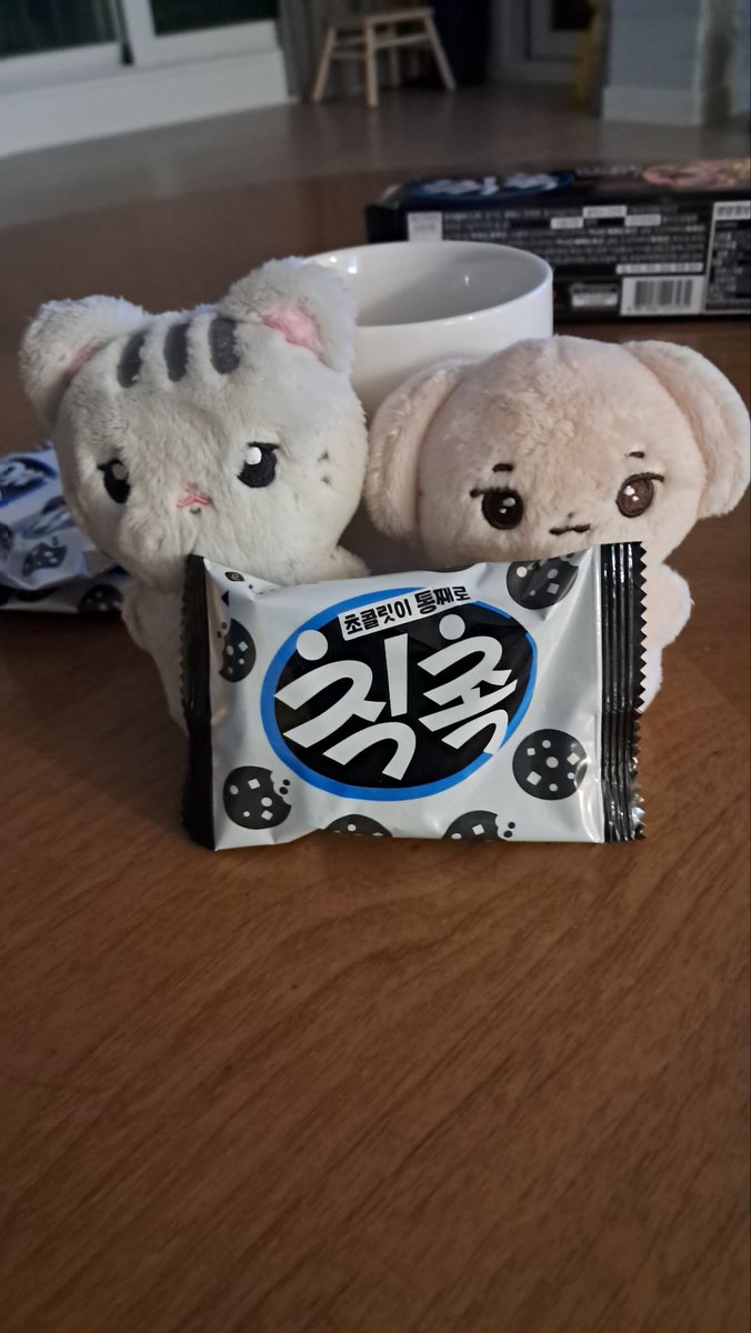 pauljjjak0520's tweet photo. 까까 들고 효섭 엉아 팬밋 갈 준비 완료
@seop_catdoll10 @_paulmung2 https://t.co/LqeQ5dGUlg