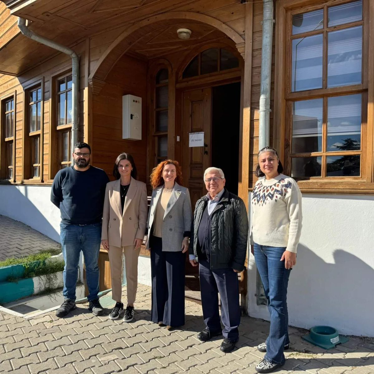 Tekirdağ Kent Konseyi Başkanımız Sayın Ecz. <a href="/berrinbasol/">Berrin Başol</a> ve Yürütme Kurulu Üyemiz Ali Korkmaz, Süleymanpaşa Kent Konseyine Seçilen Hülya Çetin'e ve Yürütme Kurulu Üyelerine ziyarette bulundu.