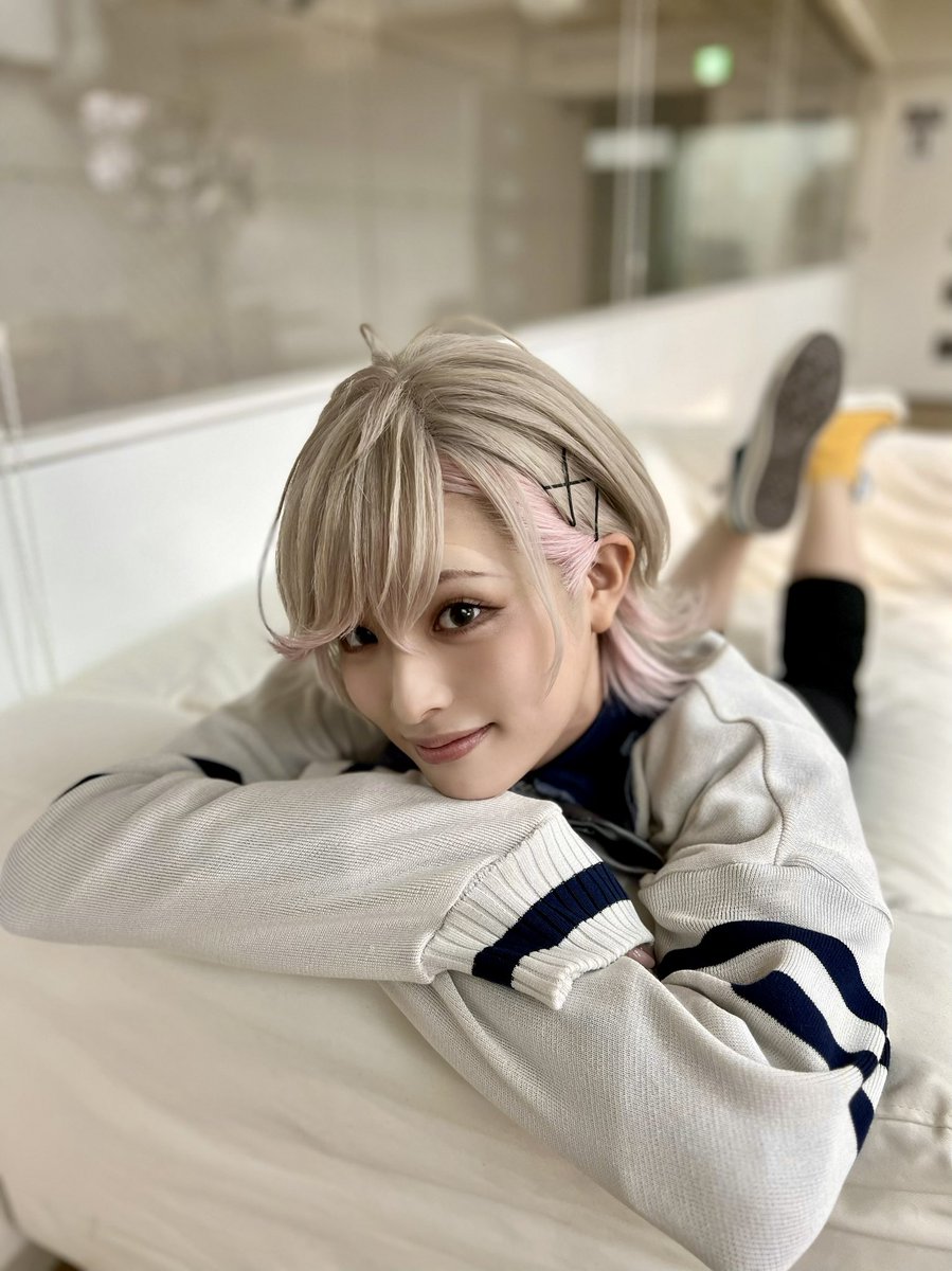 舞台『アオペラ』
いよいよ明日11月8日に
初日の幕が上がります。

これはきっと記念日になる。

歌って悩んで笑って一緒に歩いて
仲間の声を聴いた。

その日々が明日カタチになる。
全員で伝説を作るんだ。

逢いに来てください。

marv.jp/special/aoppel…

#ペラステ #アオペラ #舞台アオペラ