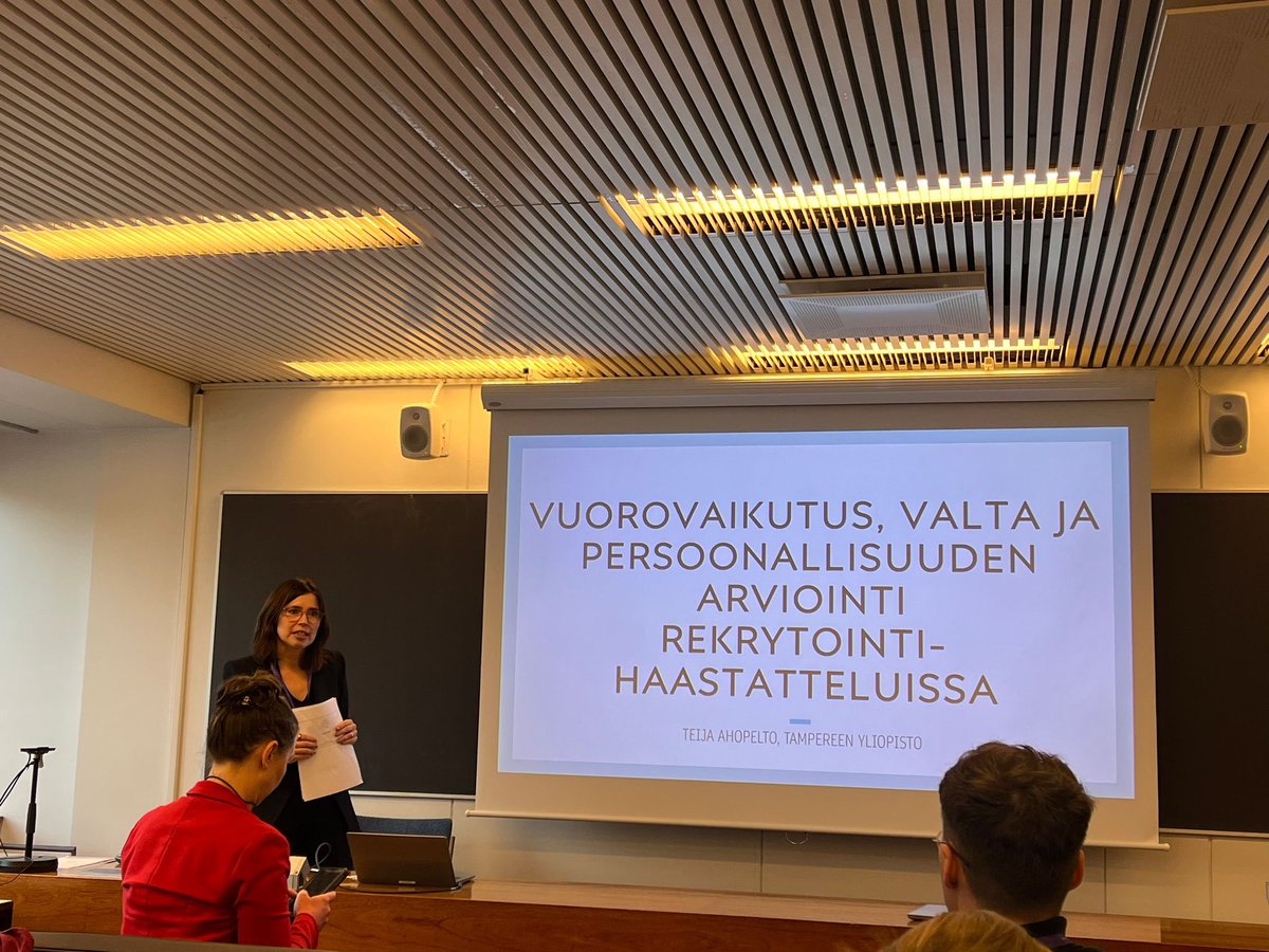 Persoonallisuutta arvioidaan rekrytoinneissa monin tavoin. Valitse sellaisia, jotka kutsuvat työnhakijaa reflektointiin <a href="/teijahap/">Teija Ahopelto</a>. Tänään ja huomenna Työelämäntutkimuspäivillä. Huomenna @Sara ja <a href="/teijahap/">Teija Ahopelto</a> jatkavat klo 9. Tule mukaan! @TampereUni  @TAUsospsyka <a href="/UniEastFinland/">University of Eastern Finland</a>