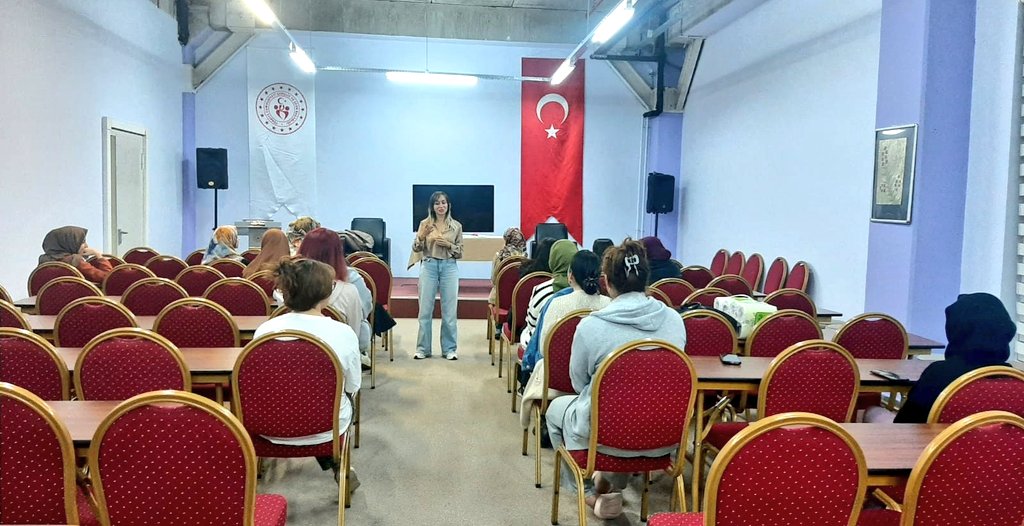 AnkaraKYGM's tweet photo. 📍GSB Başkent_1 Yurdu
🔸️Resim ve Seramik Kursu

📍Cebeci Site Yurdu
🔸️Dikiş Kursu

📍Emine Şerife Hanım Yurdu
🔸️Güzel Konuşma ( Diksiyon ) Kursu https://t.co/B0G2aZQ11C