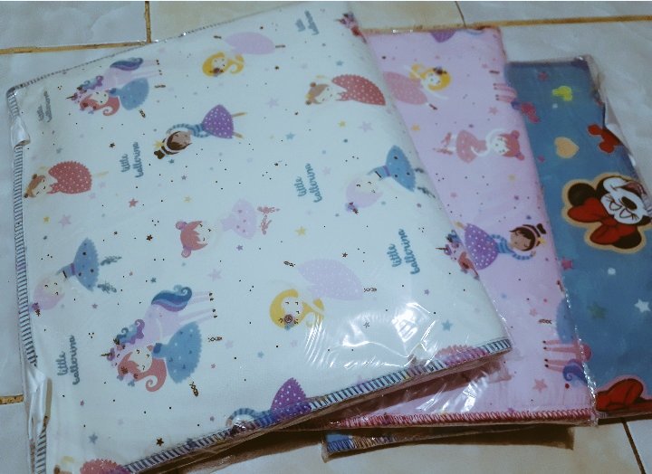 Bismillah...
Monggo bunda" yg mempunyai anak balita...
Ada 3 pcs mukena usia 3-5 thn, utk 3 pemenang

Rt, Like
End sekarepku
Pilih acak ya...
