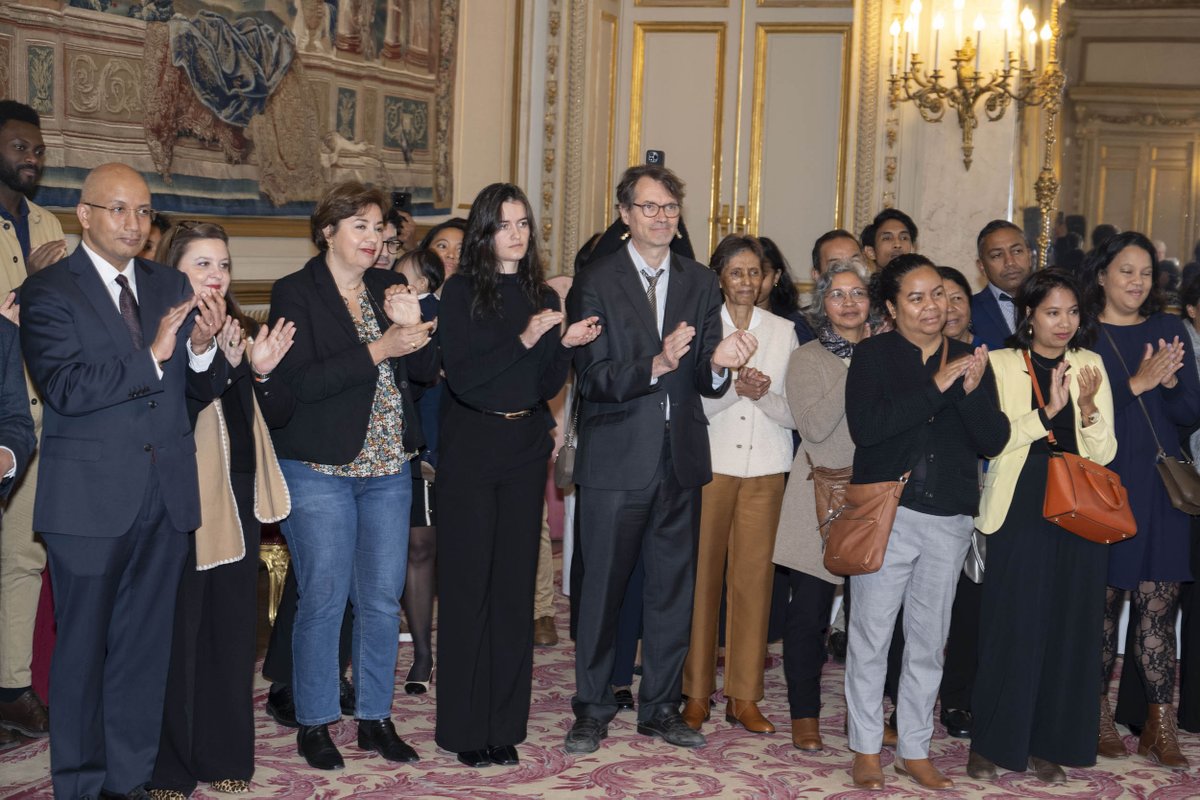 Laurent Fabius, Président du Conseil constitutionnel, a remis le 7 novembre le 28e Prix de thèse du Conseil constitutionnel à Herinjara Yannick Rajaonson.
Il est récompensé pour sa thèse intitulée « Le principe de responsabilité dans la jurisprudence du Conseil constitutionnel »