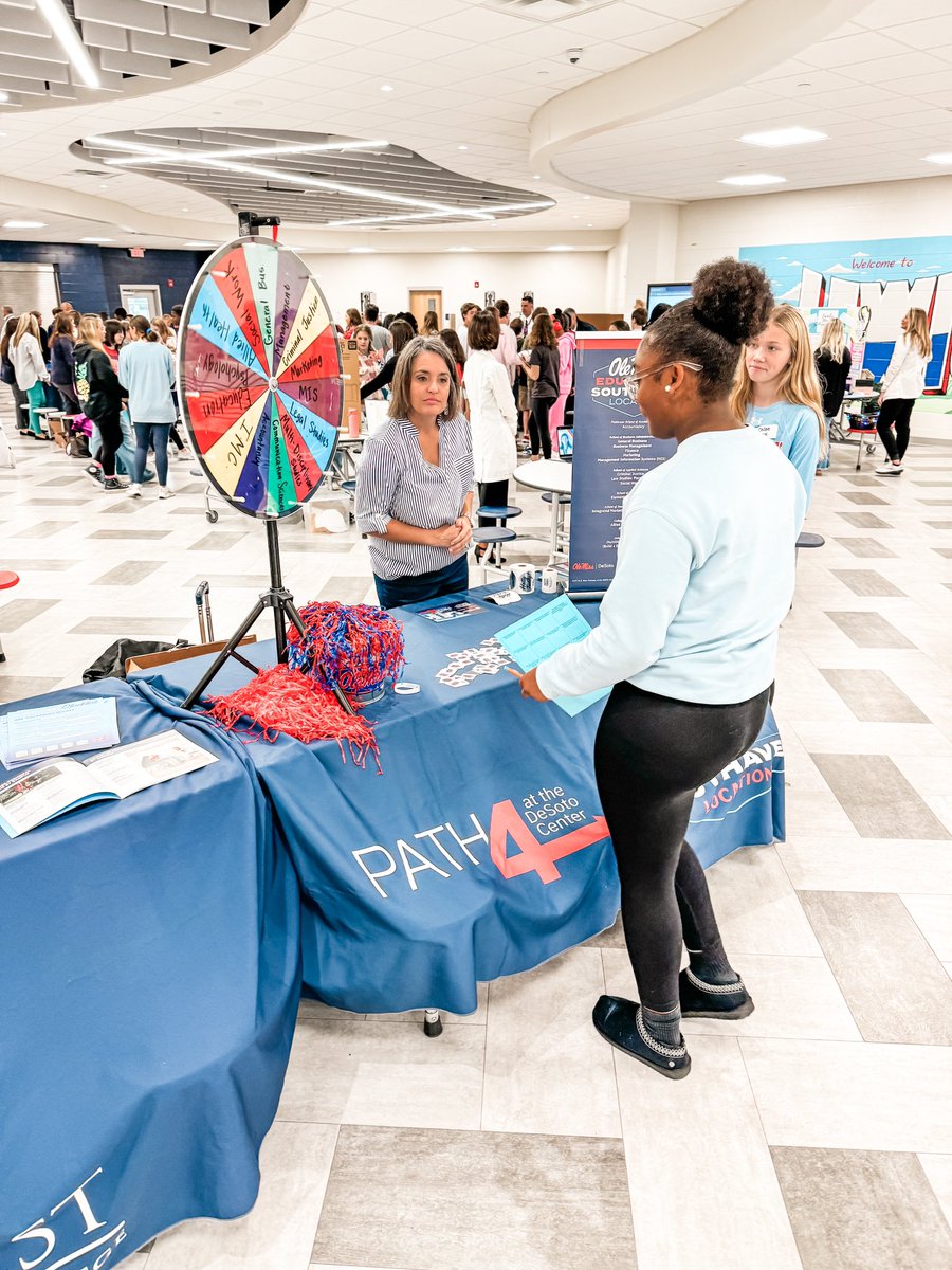counselors_LMS's tweet photo. Career Fair was a success yesterday! 8th graders got to spend the morning chatting with members of our community about their careers. #LMSPATS #ALLIN #TeamDCS #BeTheStandard https://t.co/ZUw5cdIWY8