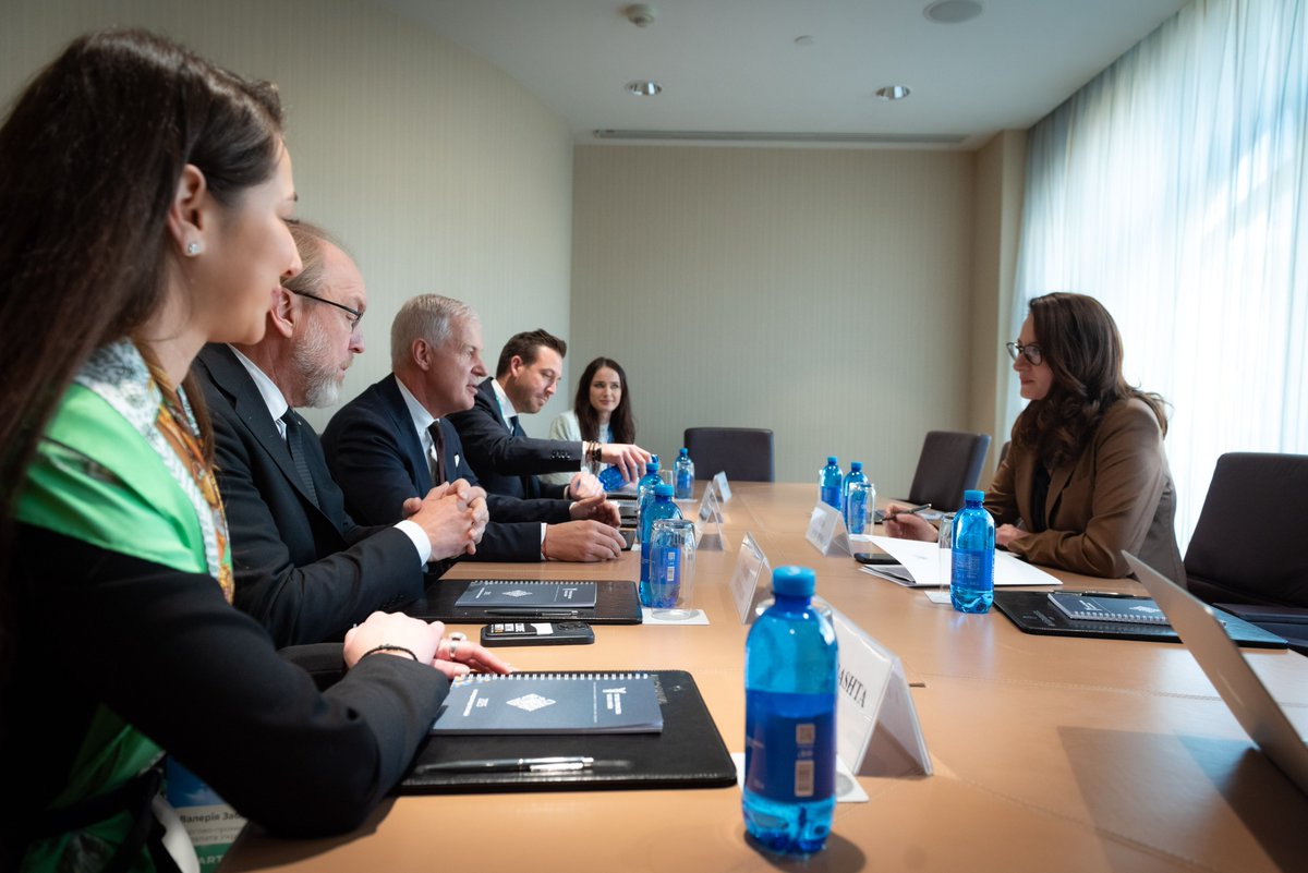 Svyrydenko_Y's tweet photo. 🇺🇦 Ukraine is continuing to strengthen its connections with global business associations. Together with the Secretary General of the International Chamber of Commerce John Denton, we discussed assistance to Ukrainian businesses, creation of war risk insurance infrastructure, and investment attraction. @ICCSecGen announced a new framework for resolving commercial disputes to support Ukraine's reconstruction efforts. @iccwbo is also ready to assist Ukrainian companies in entering new markets through participation in international business forums.

I express my gratitude to @iccwbo and their Ukrainian partner for supporting 🇺🇦economy.
——————————————————————
🇺🇦 Україна зміцнює зв'язки з глобальними бізнес-об’єднаннями. Обговорили з Генеральним секретарем Міжнародної торгової палати Джоном Дентоном @ICCSecGen можливості розвитку українського бізнесу, систему страхування від воєнних ризиків і залучення інвестицій. Джон Дентон розповів, що @iccwbo запустило ініціативу щодо врегулювання комерційних спорів для підтримки відбудови України. Також готові допомогти українським компаніям виходити на нові ринки через участь у міжнародних бізнес-форумах.

Дякую @iccwbo та їхнім українським партнерам — @ucci_ua за підтримку української економіки.