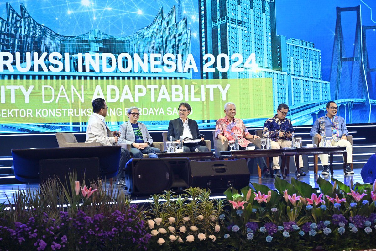 Konstruksiind's tweet photo. 🔹 Mengakselerasi Proyek Konstruksi dengan EPC 🔹

Diskusi hari ini di Konstruksi Indonesia 2024 menyoroti pentingnya implementasi Engineering, Procurement, &amp; Construction (EPC) untuk mempercepat proyek dan memastikan efisiensi maksimal 💼⚙

#KI2024 #EPC https://t.co/v5dB6Bmq1U