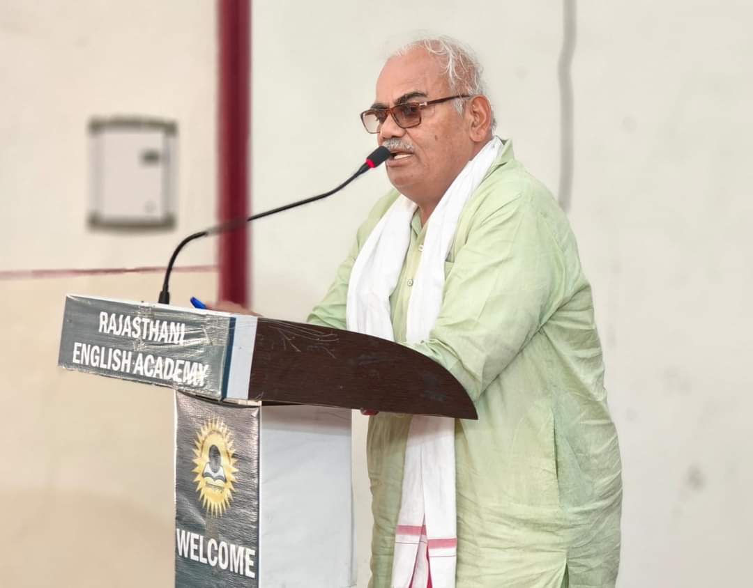 शिक्षा मंत्री मदन दिलावर बोलें :-

1. राज्य के सरकारी स्कूलों में अब बच्चों को यूनिफॉर्म के साथ फ्री स्वेटर और जूते भी मिलेंगे

2. लड़कियों के लिए सैनिक एकेडमी की भी स्थापना की जाएगी।
<a href="/madandilawar/">Madan Dilawar</a> 
#Education