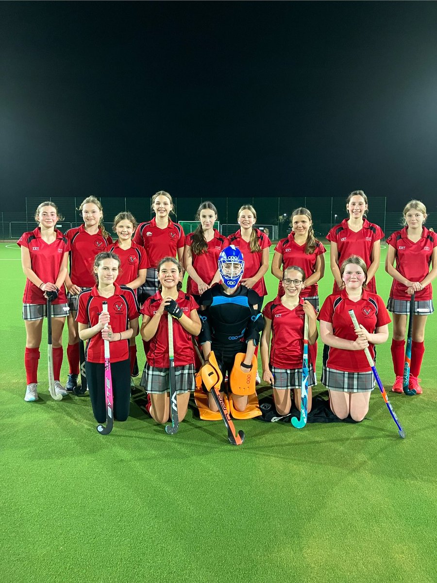 PipersSport's tweet image. The U14A Hockey team played an excellent game vs @CheshamGrammar winning 5-1. POMs: Scarlett and Tula. #PipersSenior #PipersHockey #PipersInspire