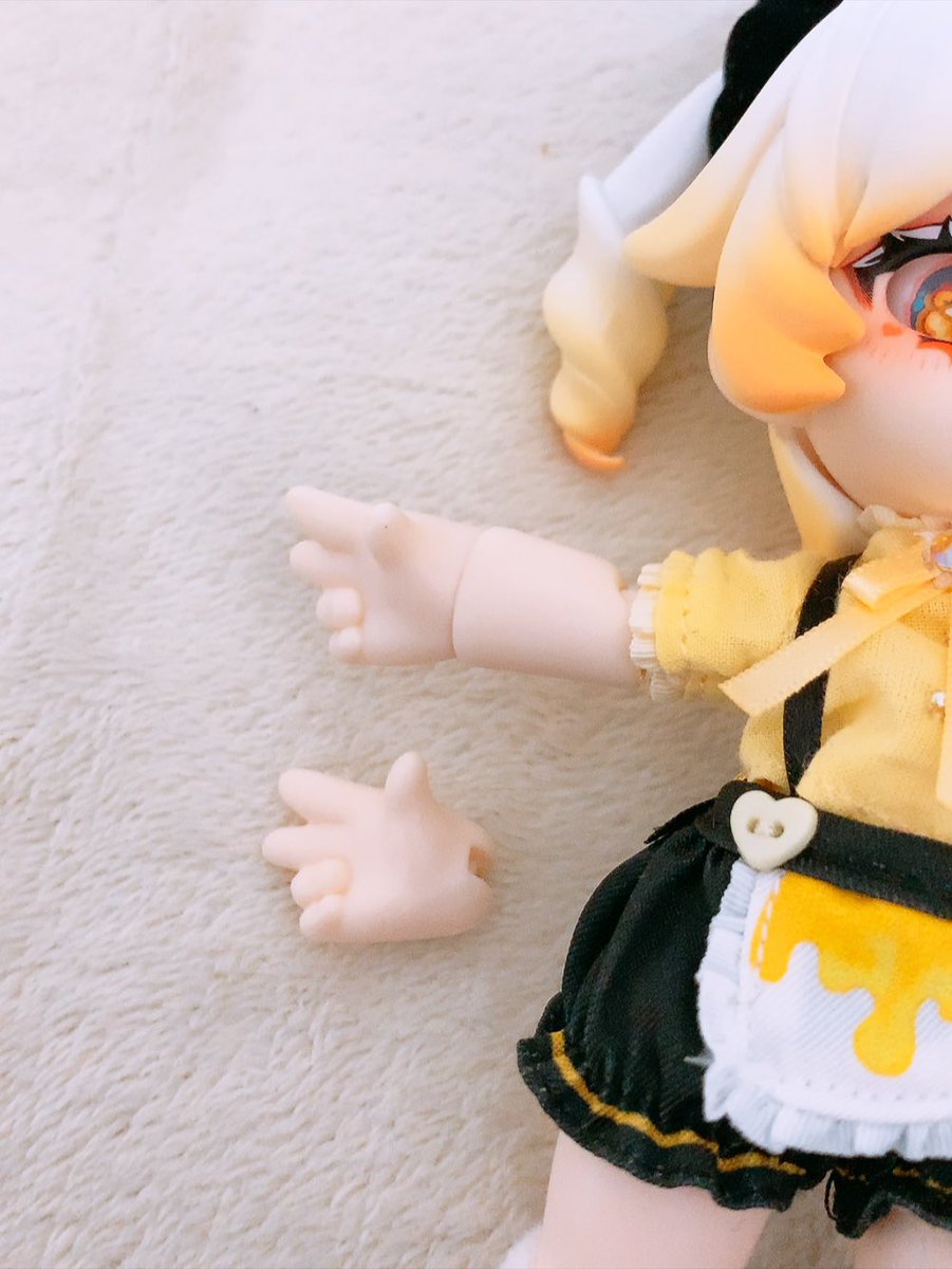 そういえば替えのハンドパーツが6個中4個が右手だったんだけど、これ合ってるのかな…？笑
これとか同じハンドパーツだし…🤔

#虫虫カフェ