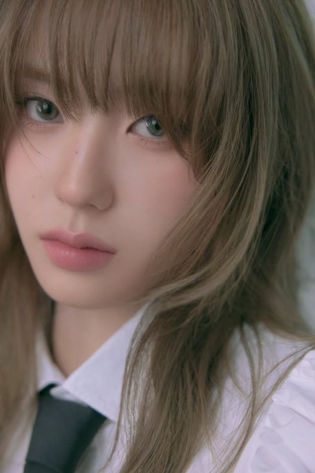 cinnawook's tweet photo. this is literally yujin hello…. https://t.co/iiSzpoeOc6