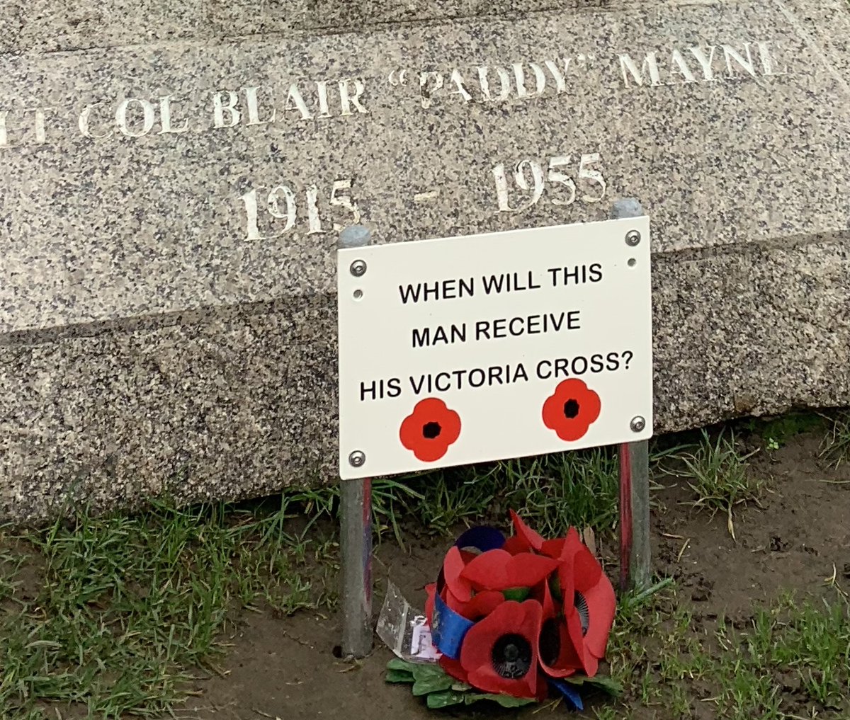 Damien Lewis tweet media