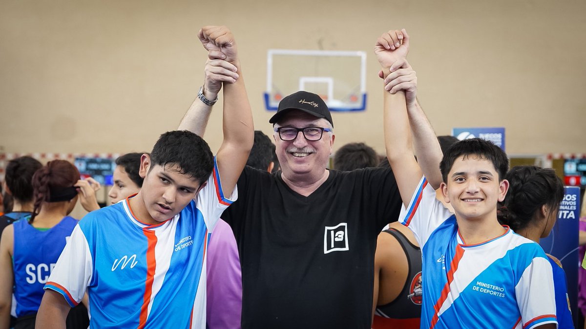 EL DEPORTE, ESCUELA DE VALORES Y UN PILAR ESENCIAL EN EL CRECIMIENTO DE LOS JÓVENES 👏🏻

En los Juegos Nacionales Evita, nuestros atletas, técnicos y médicos representan el verdadero espíritu misionero. Más que competir, vinieron a confraternizar, compartir, aprender y fortalecer