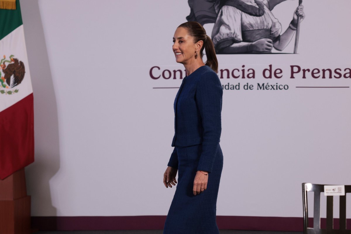 ManuelGaleazz1R's tweet photo. ¡Boom!
Por insistir en intervención de #EU y #Trump para que se tipifique en México el delito de narcoterrorismo, @MarkoCortes es un ridículo y traidor a la patria, afirmó la presidenta @Claudiashein.
No hay explicación intermedia. Hace el ridículo ante el pueblo de México.
¿Así creen que van a rescatar su posicionamiento? ¡No!, se van a hundir más.
Luego, el #juniortóxico dice que hay corrupción en el #PoderJudicial y lo defiende.
"Una actitud muy clasista, racista, cuando nosotros sabemos que tenemos un pueblo extraordinario, que hemos salido adelante de todas".
#MañaneraDelPueblo #ClaudiaSheinbaum #Mañanera #ClaudiaSheinbaum