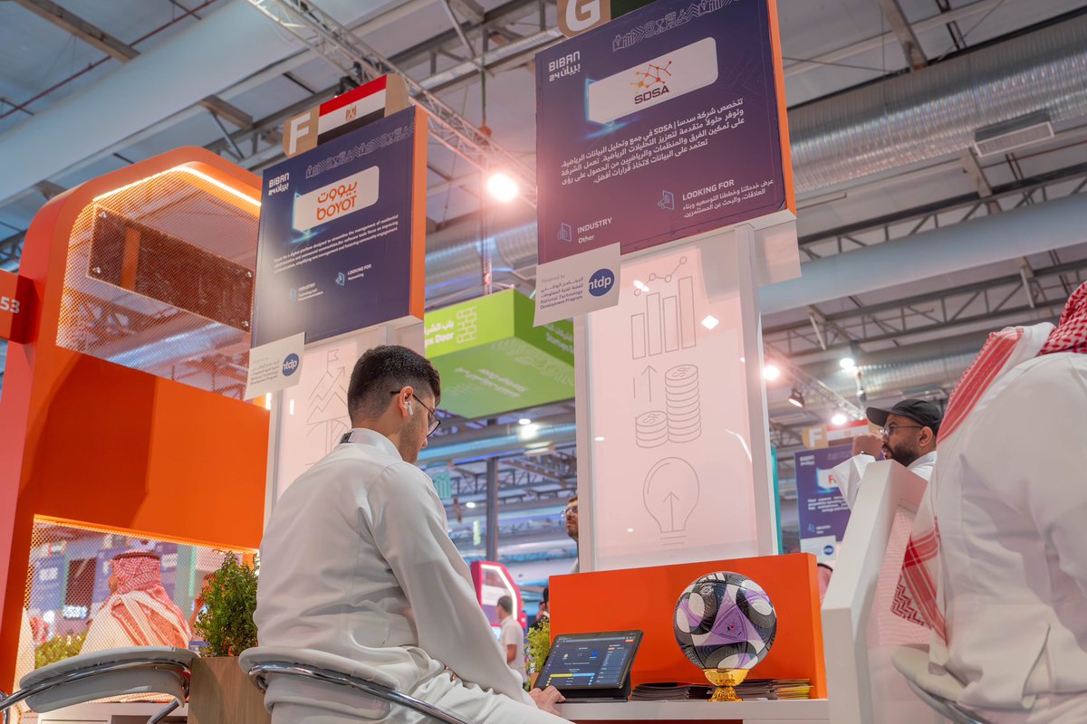 SDSA_SPORT's tweet image. جانب من مشاركتنا في ملتقى #بيبان24 
بداية رائعة بتفاعل مميز من الحضور واهتمامهم بخدماتنا. 
لا تزال أمامنا ثلاثة أيام لاستعراض حلولنا في تحليل البيانات الرياضية. 
بإنتظاركم ! 🤩

#سدسا_في_بيبان24