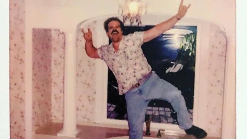 joycelhopper's tweet photo. david harbour on the set of stranger things. that’s it. that’s the tweet. https://t.co/aBooPI3ep9